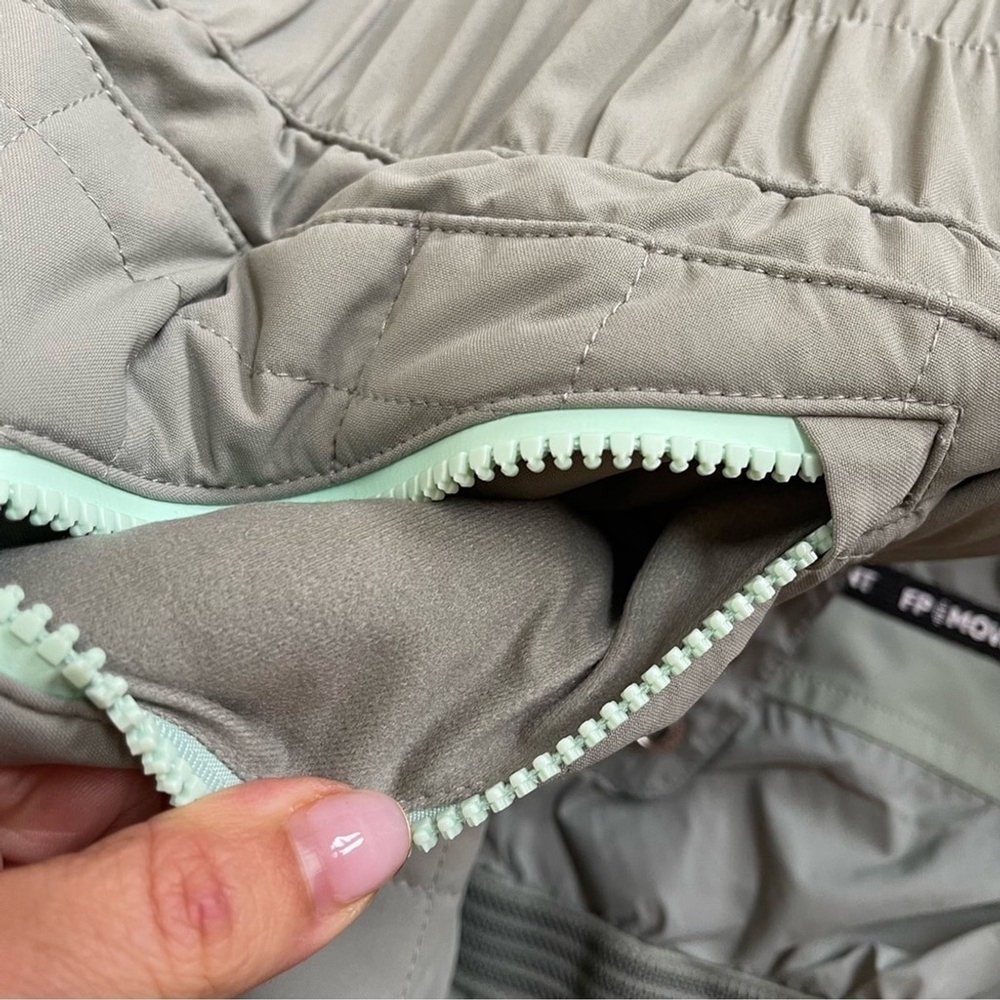 Free People Movement All Prepped Ski Snow Quilted Puffer Jacket Insulated Sz M - Picture 14 of 16